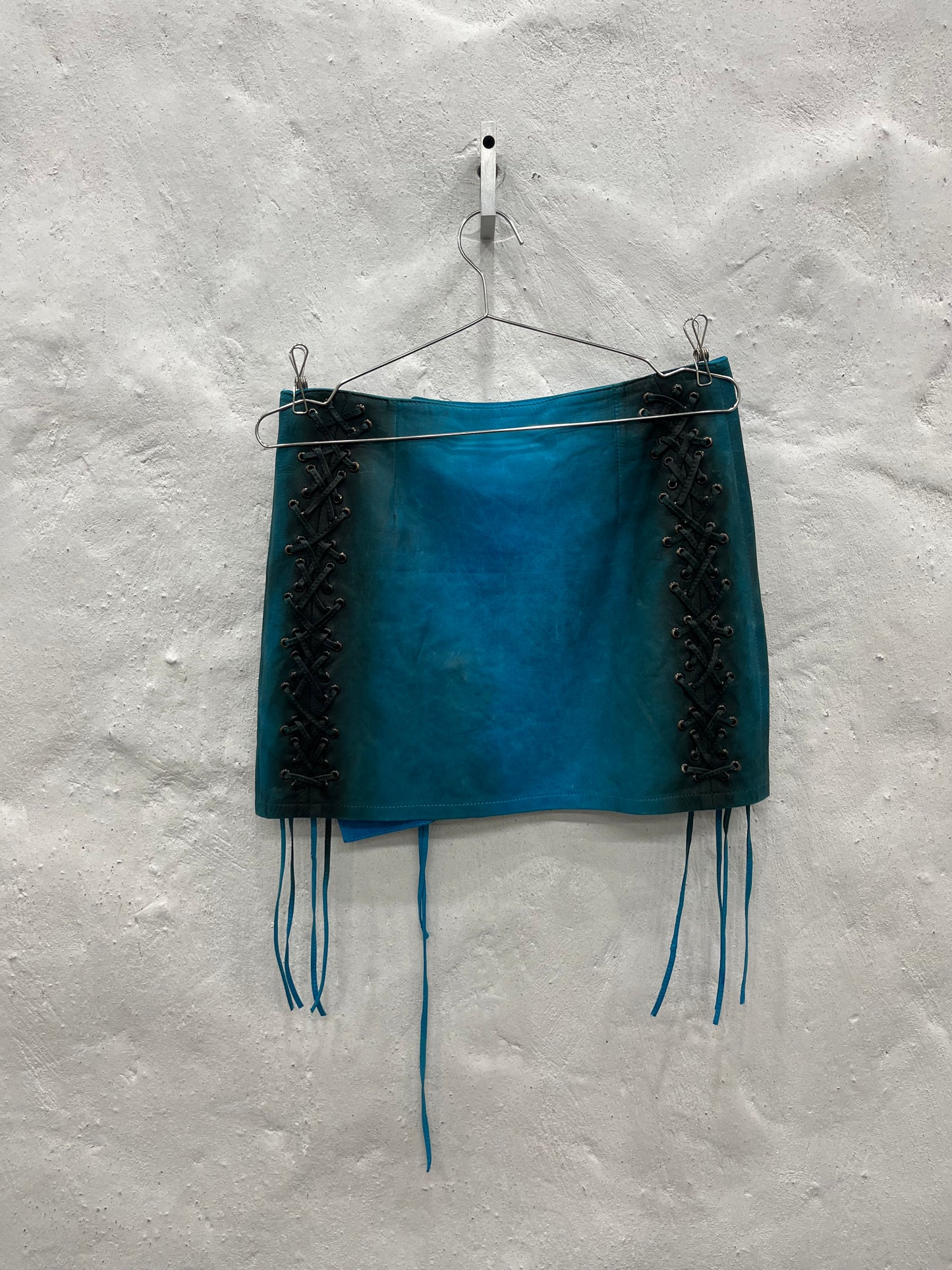 Falda de Piel Azul