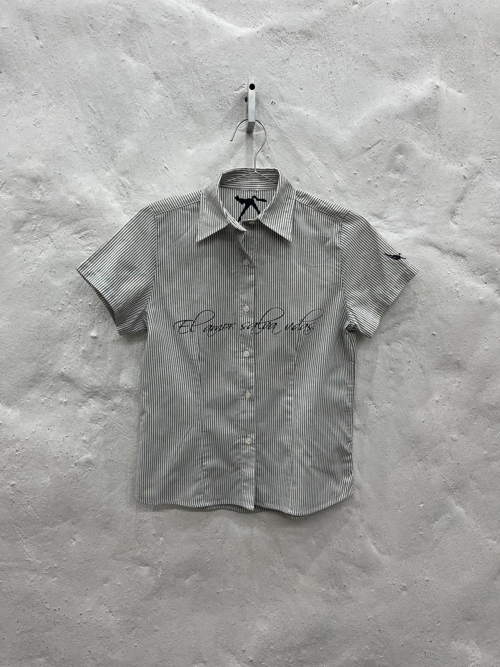 El Amor Salva Vidas Short Sleeve Shirt