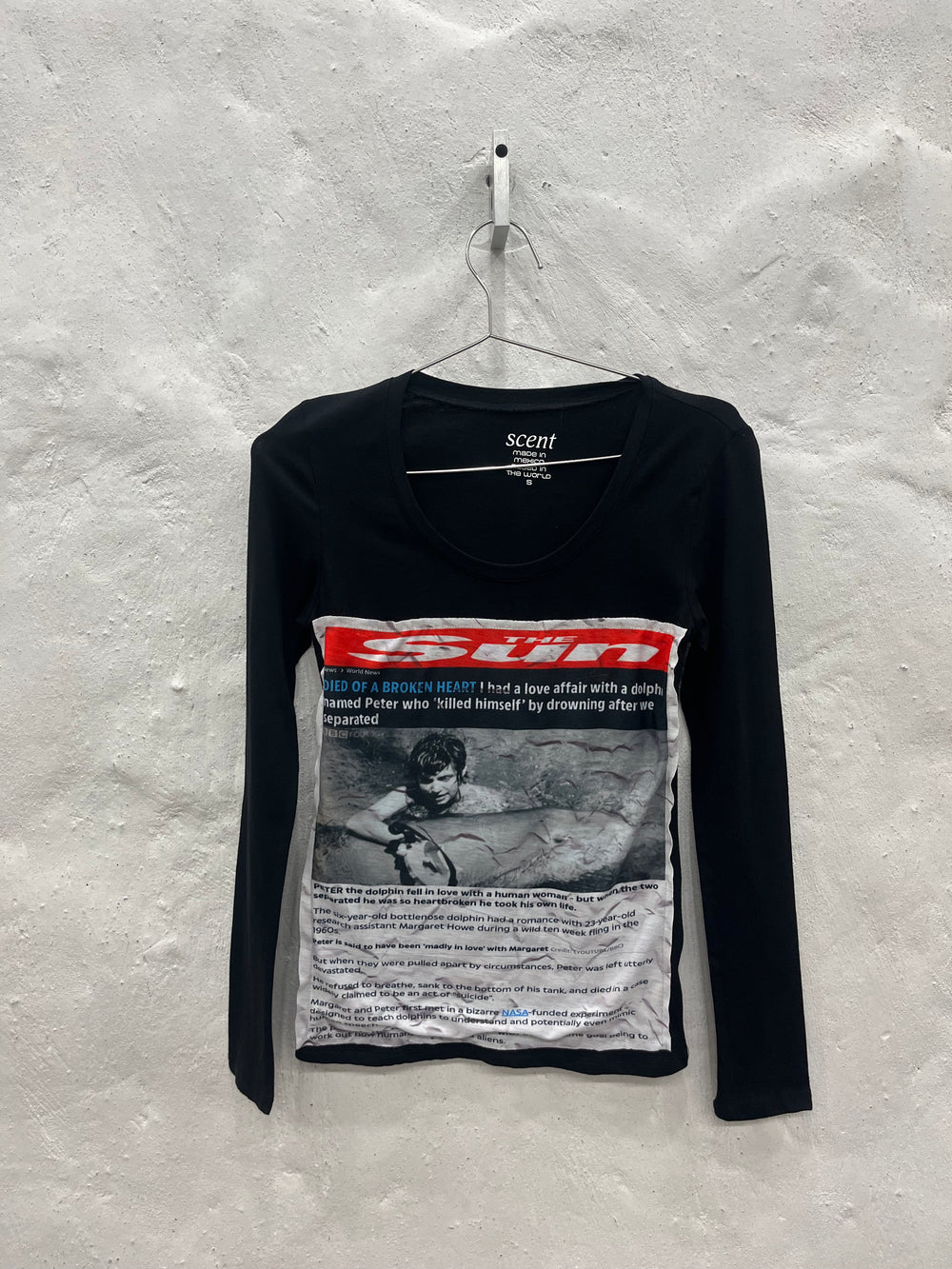 Dolphin Black Top