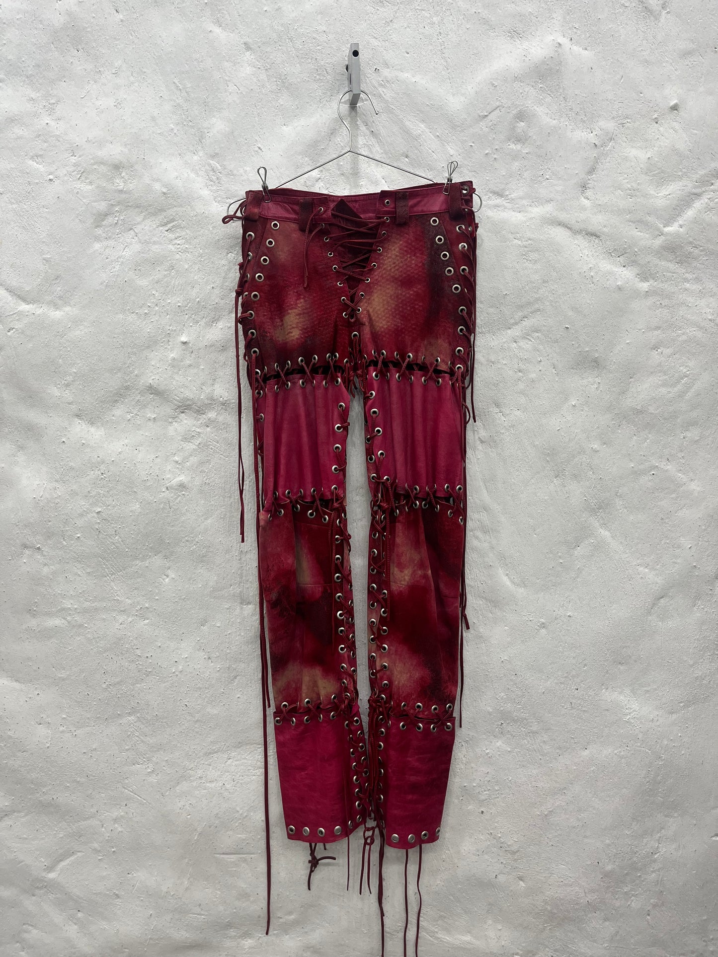 Pantalones de Piel Rojos