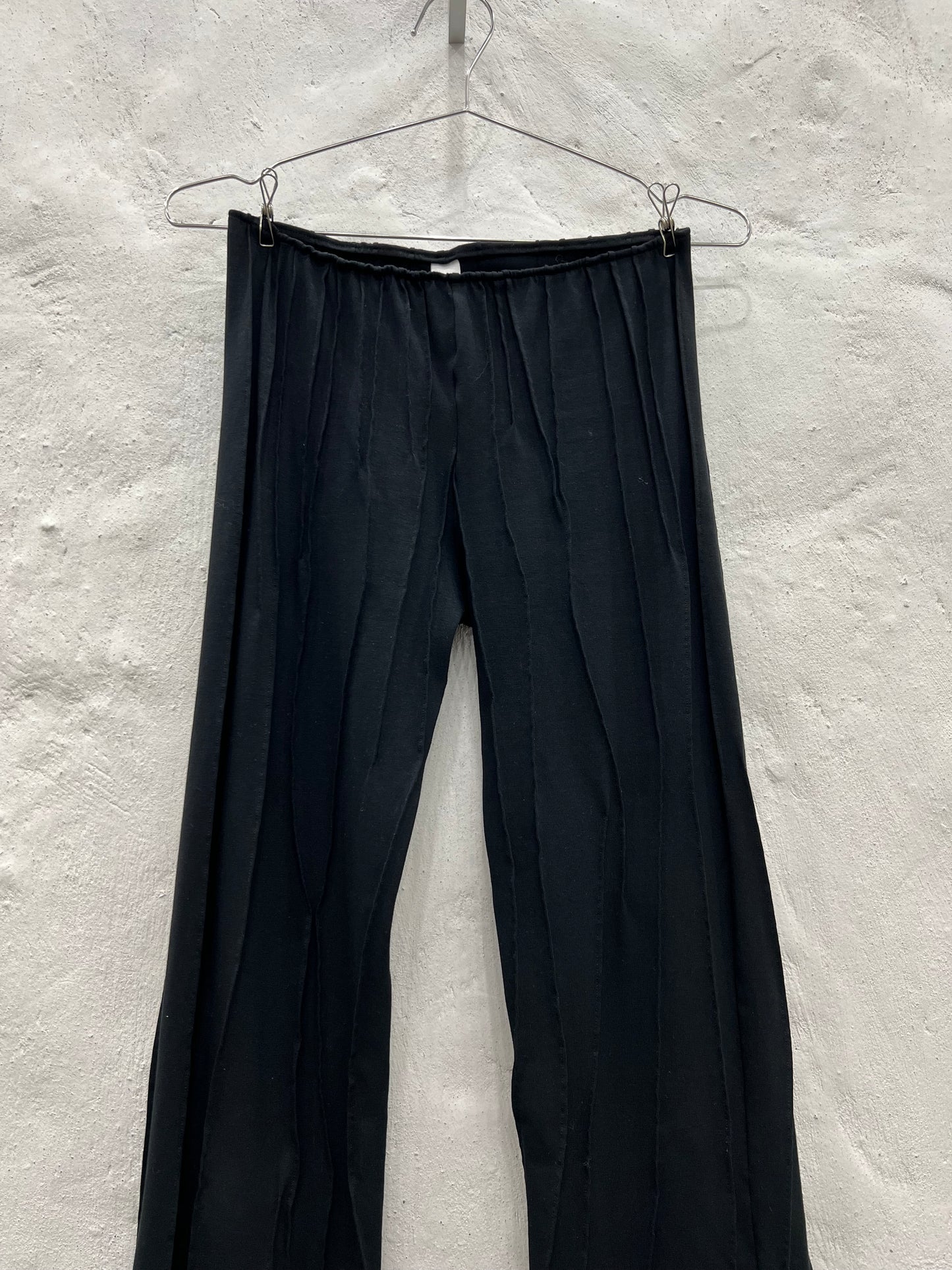 Assymetric Full Suture Flare Pants